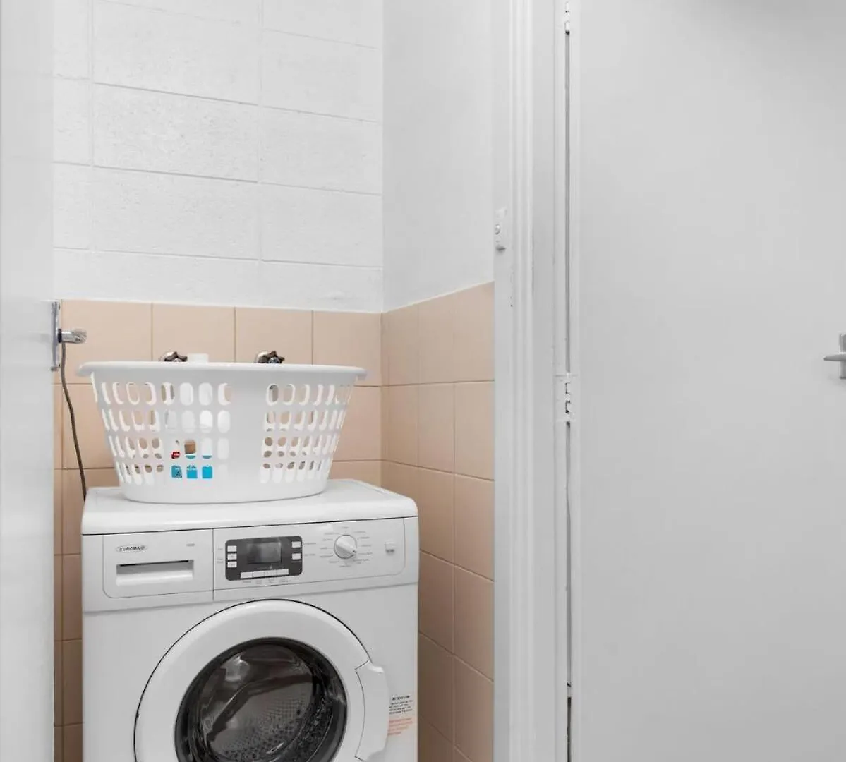 Renovated 1Br Unit Cbd Parking Wi-Fi South Tce Apartman Adelaide